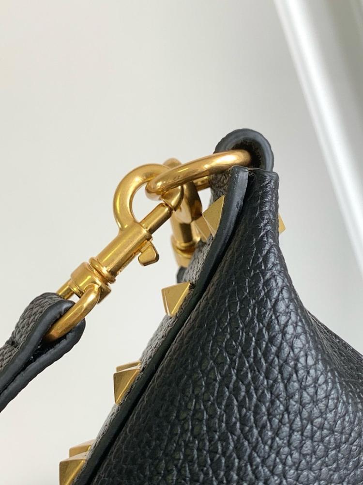 Elegant Calfskin Shoulder Bag – Limited Edition