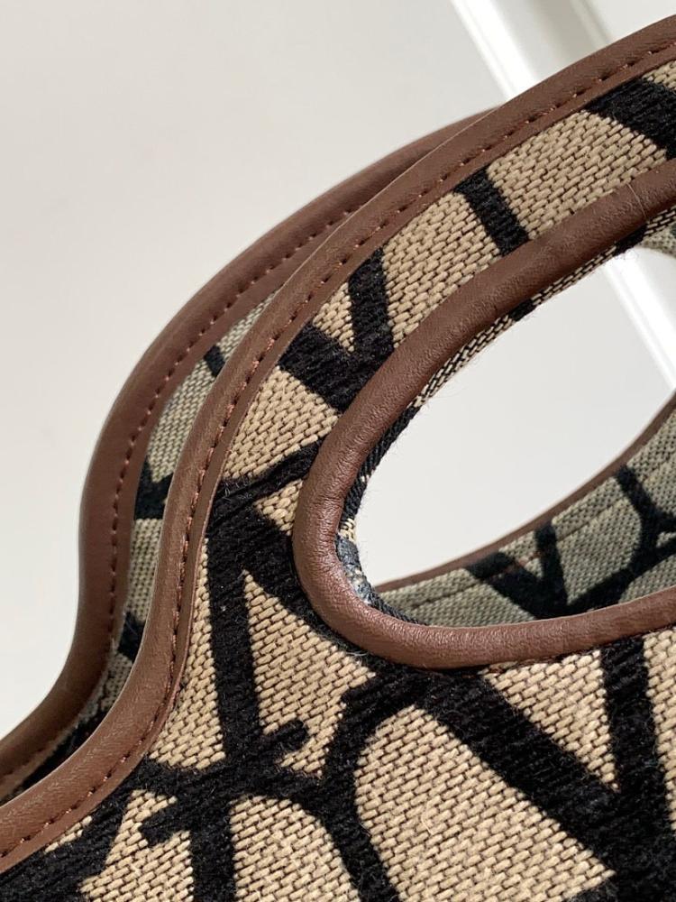 Modern Refined Printed Canvas Crossbody Bag