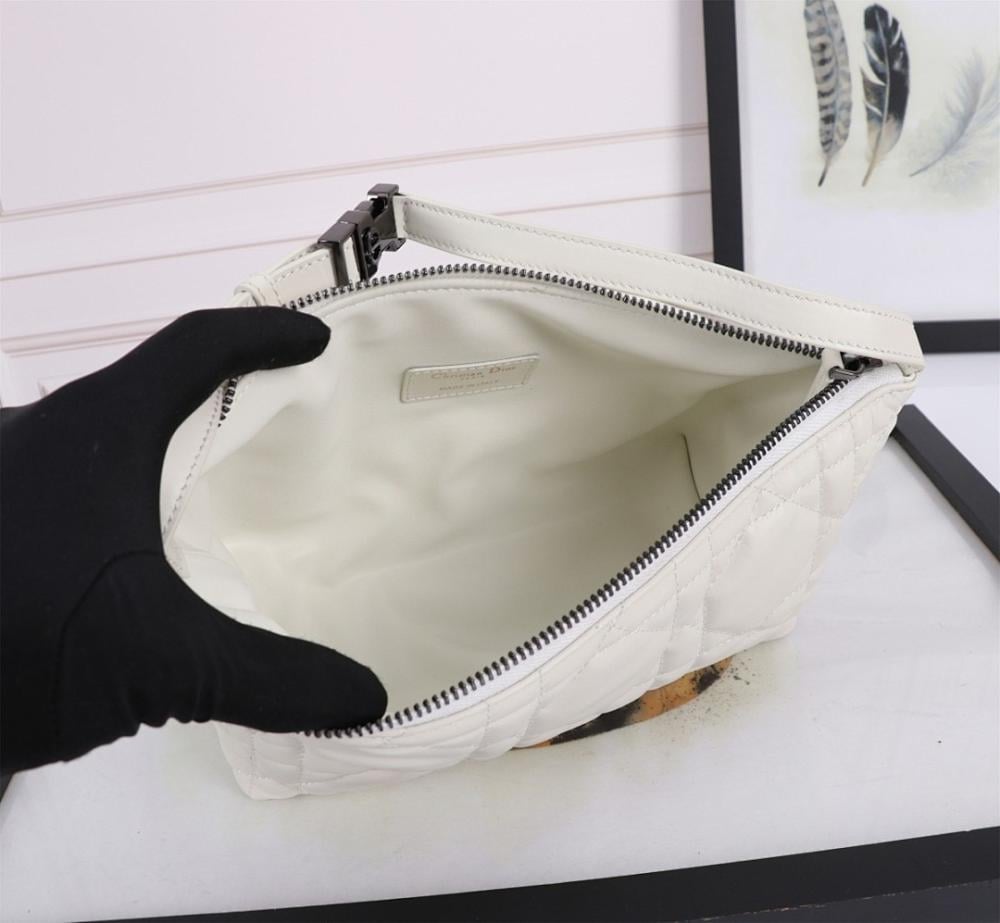 Luxury Refined Embroidered Shoulder Bag