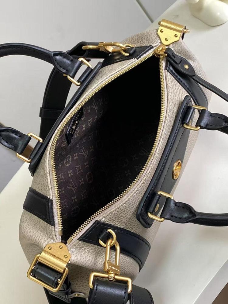 Classic Refined Embroidered Leather Shoulder Bag