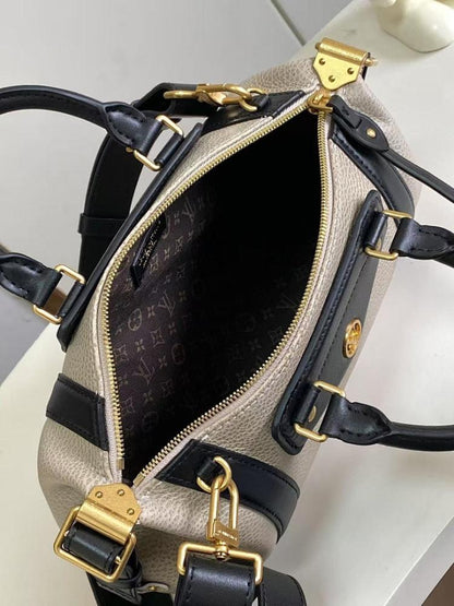 Classic Refined Embroidered Leather Shoulder Bag
