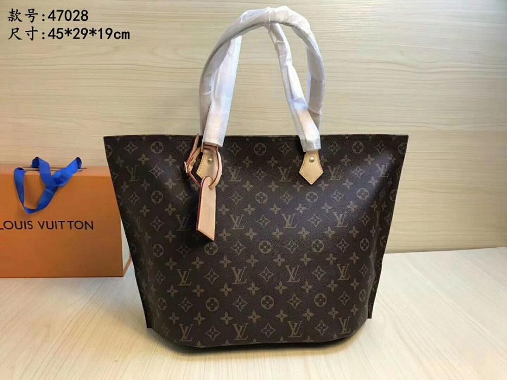 Modern Refined Shoulder Bag