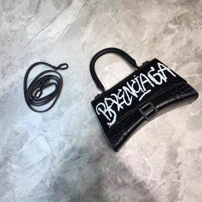 Classic Leather Shoulder Bag
