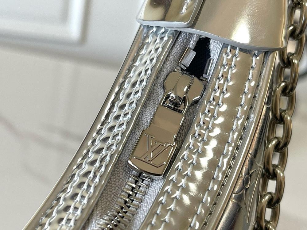 Stylish Refined Silver Leather Wallet
