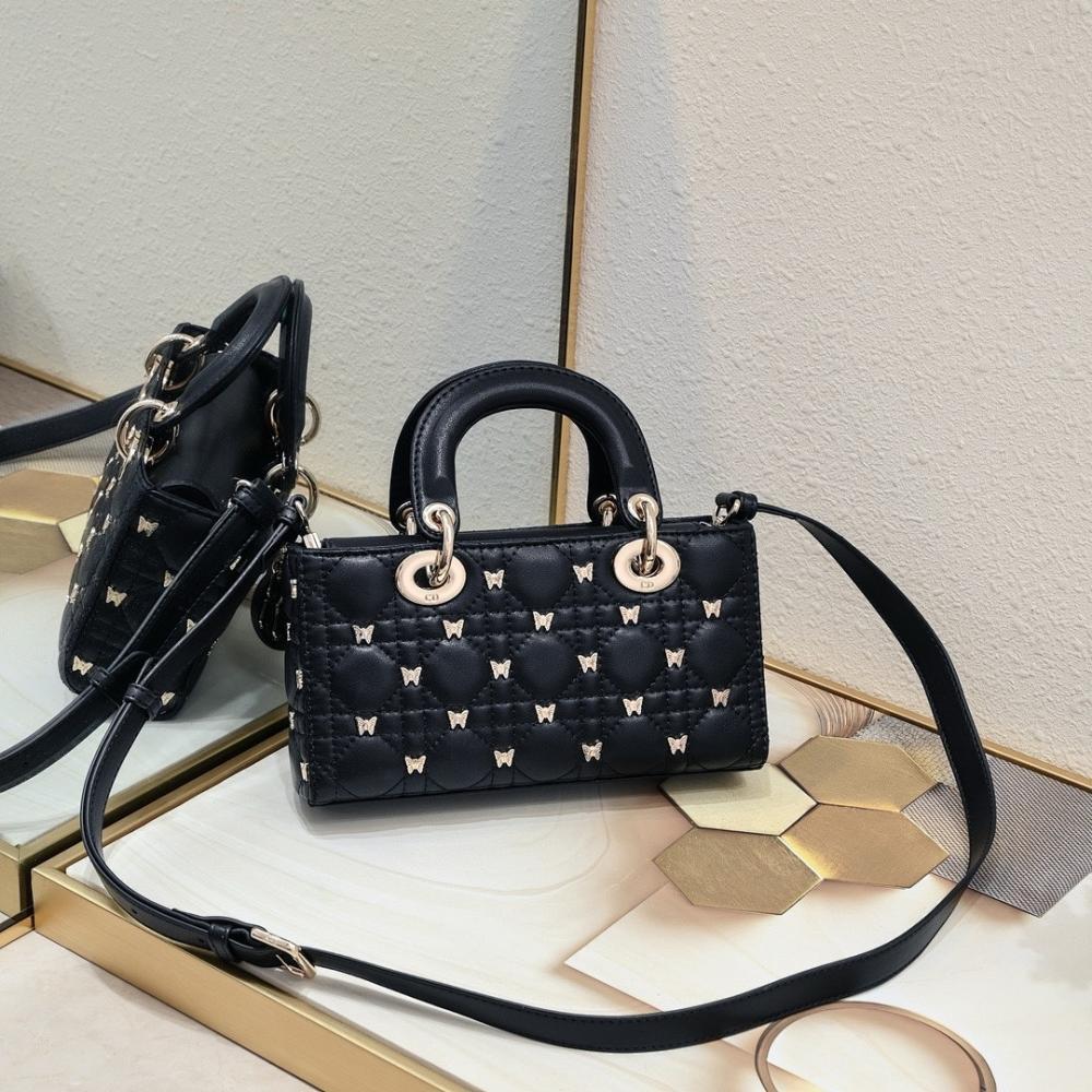 Italian-Inspired Elegant Shoulder Bag
