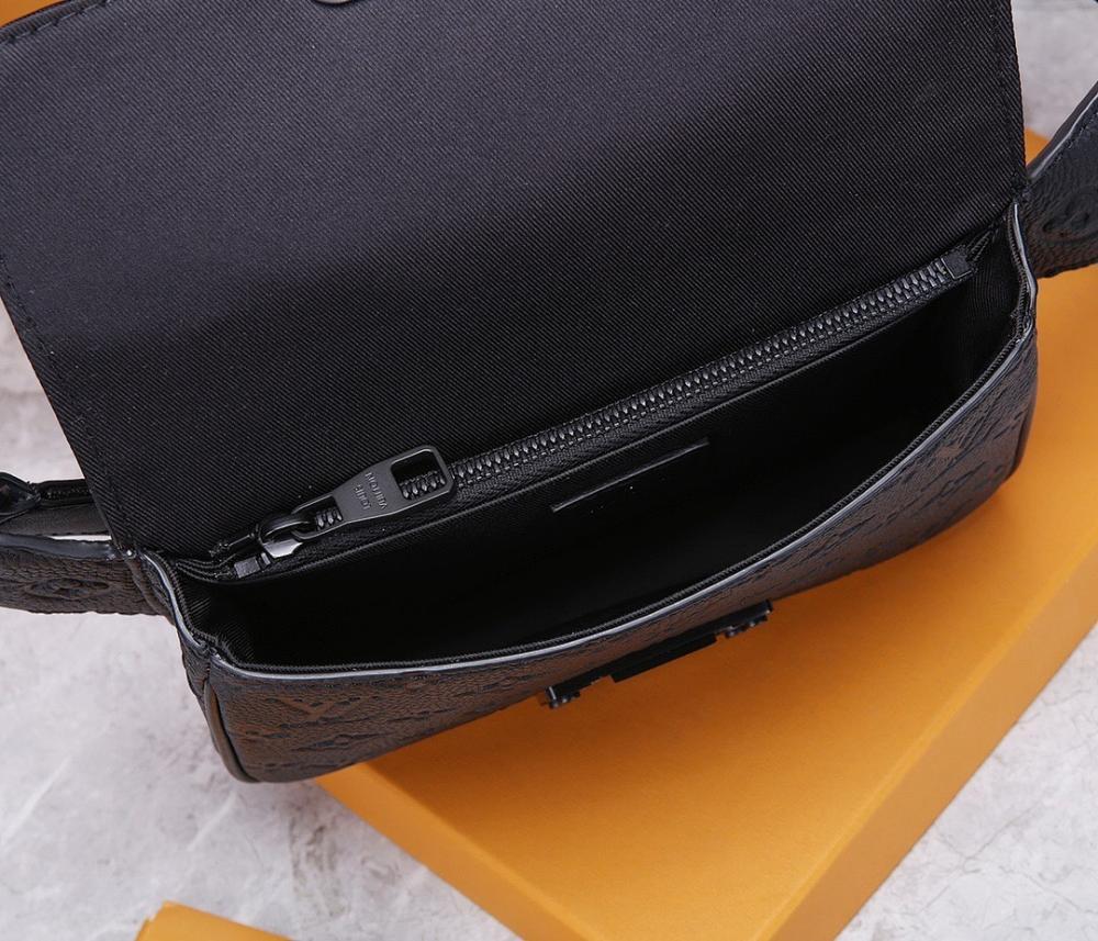 Italian-Inspired Elegant Black Leather Shoulder Bag