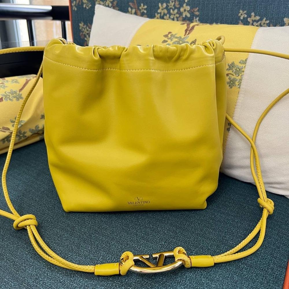Elegant Leather Crossbody Bag – Special Edition