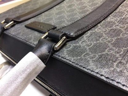 Elegant Refined Shoulder Bag