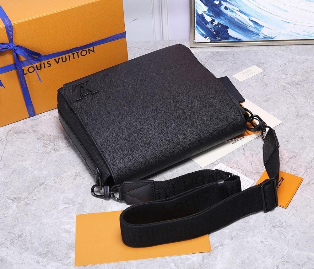 Modern Italian-Inspired Calfskin Shoulder Bag