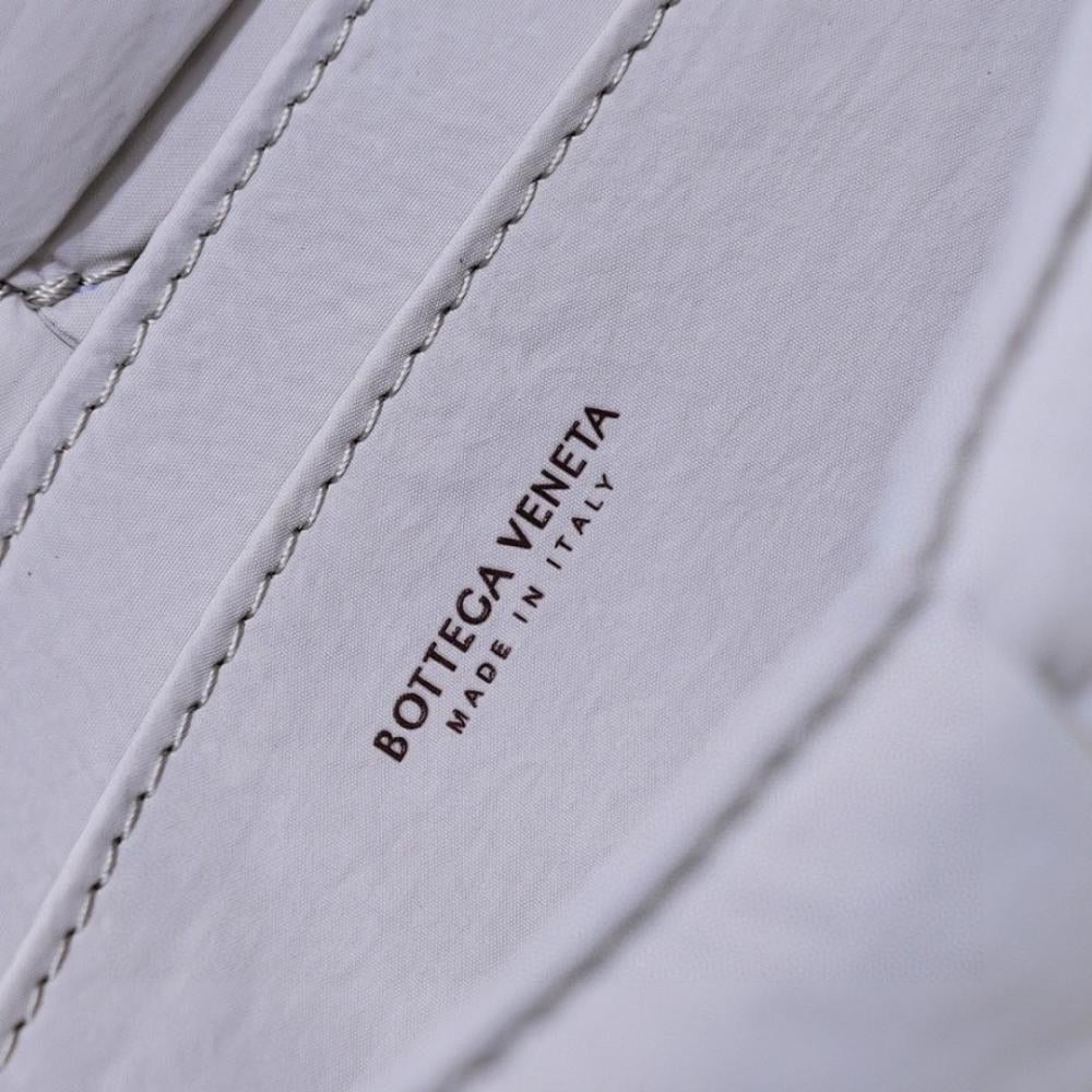 Luxury Stylish Nylon Crossbody Bag – Limited Edition