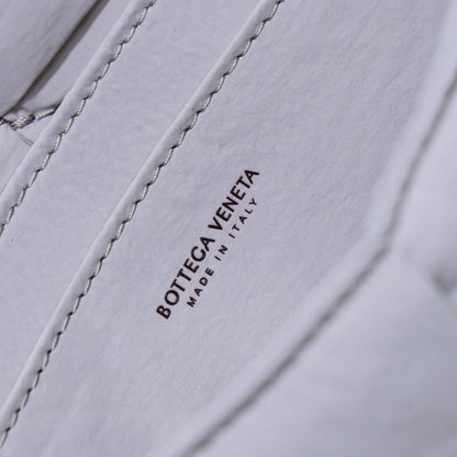 Luxury Stylish Nylon Crossbody Bag – Limited Edition