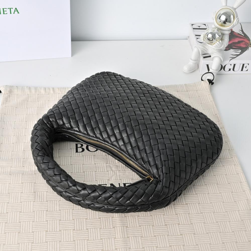 Woven Shoulder Bag