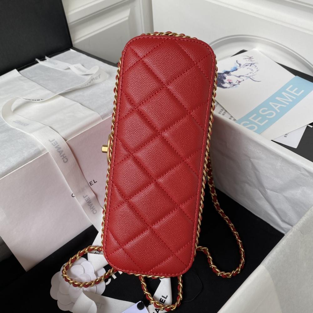 Classic Shoulder Bag