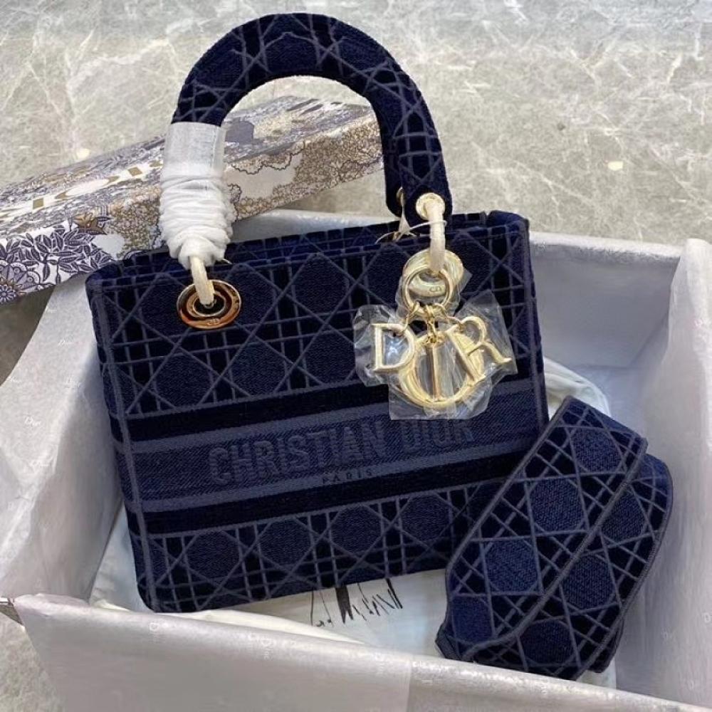 Elegant Shoulder Bag