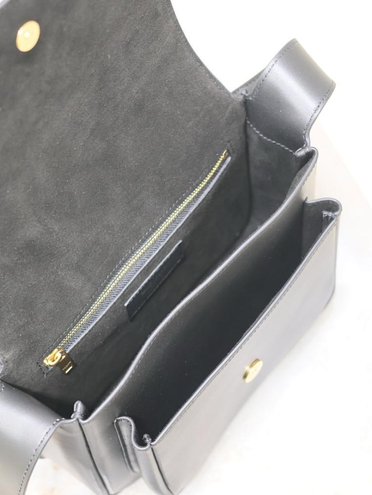 Stylish Calfskin Shoulder Bag – Limited Edition