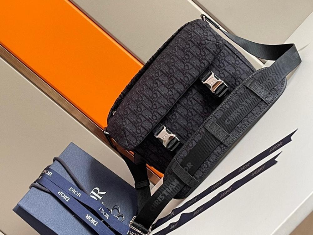Classic Luxury Black Quilted Jacquard Shoulder Bag – Limited Edition