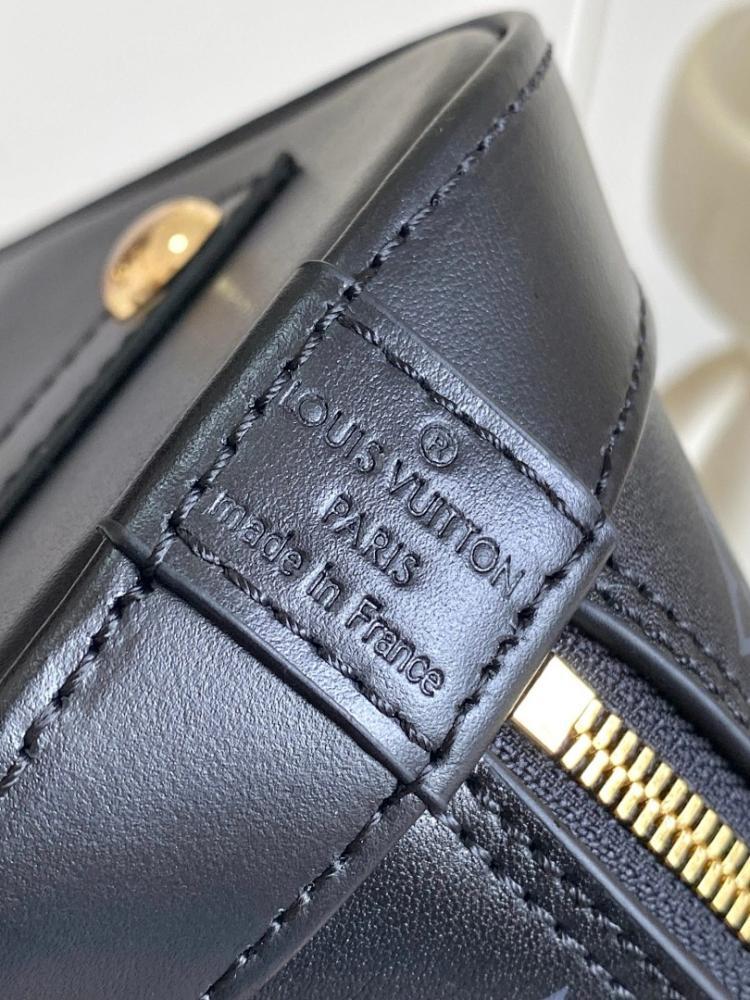Modern Refined Woven Leather Shoulder Bag