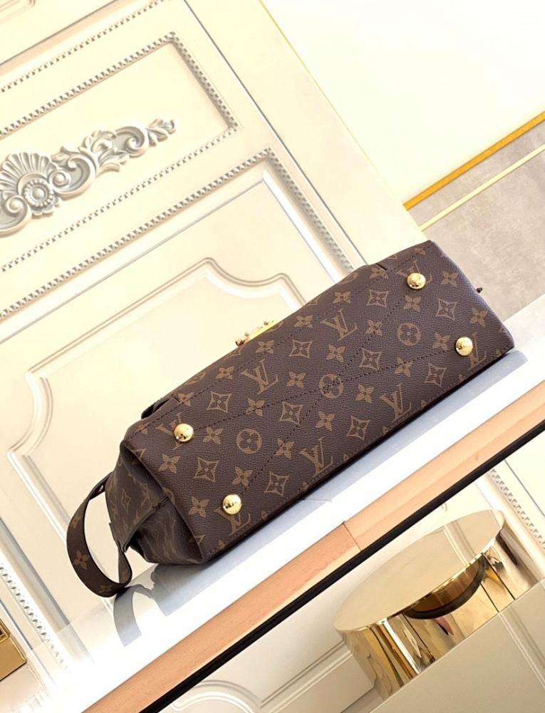 Classic Elegant Shoulder Bag