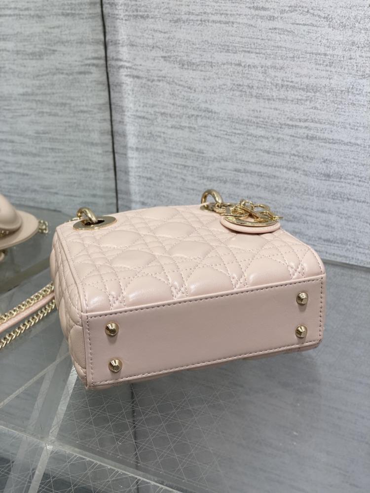 Elegant Leather Top Handle Bag