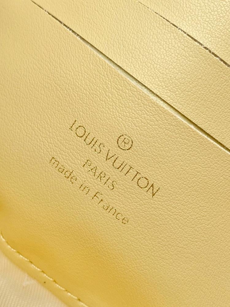 Modern Luxury Quilted Leather Shoulder Bag – Limited Edition