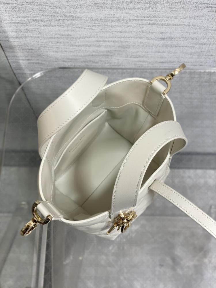 Classic Leather Shoulder Bag