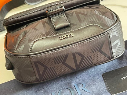 Modern Refined Black Quilted Leather Shoulder Bag