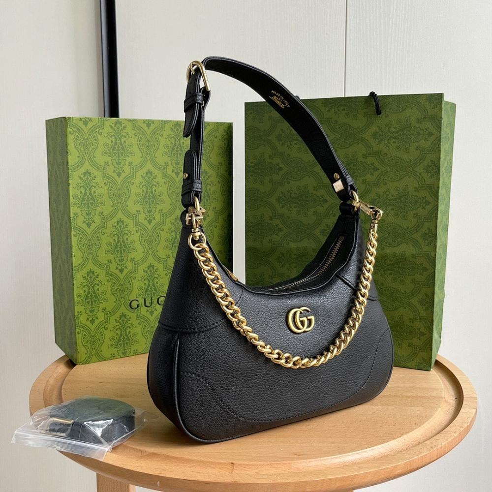 Elegant Refined Crossbody Bag