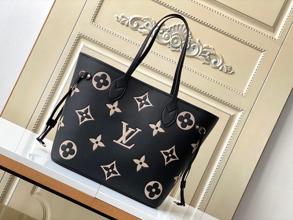 Classic Modern Leather Shoulder Bag