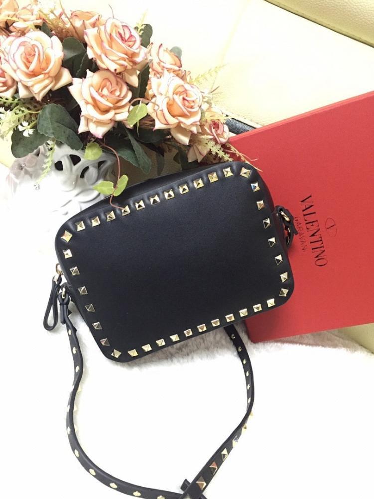 Modern Refined Top Handle Bag