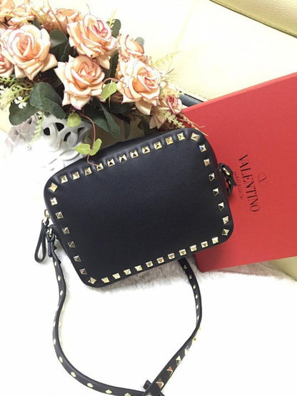 Modern Refined Top Handle Bag
