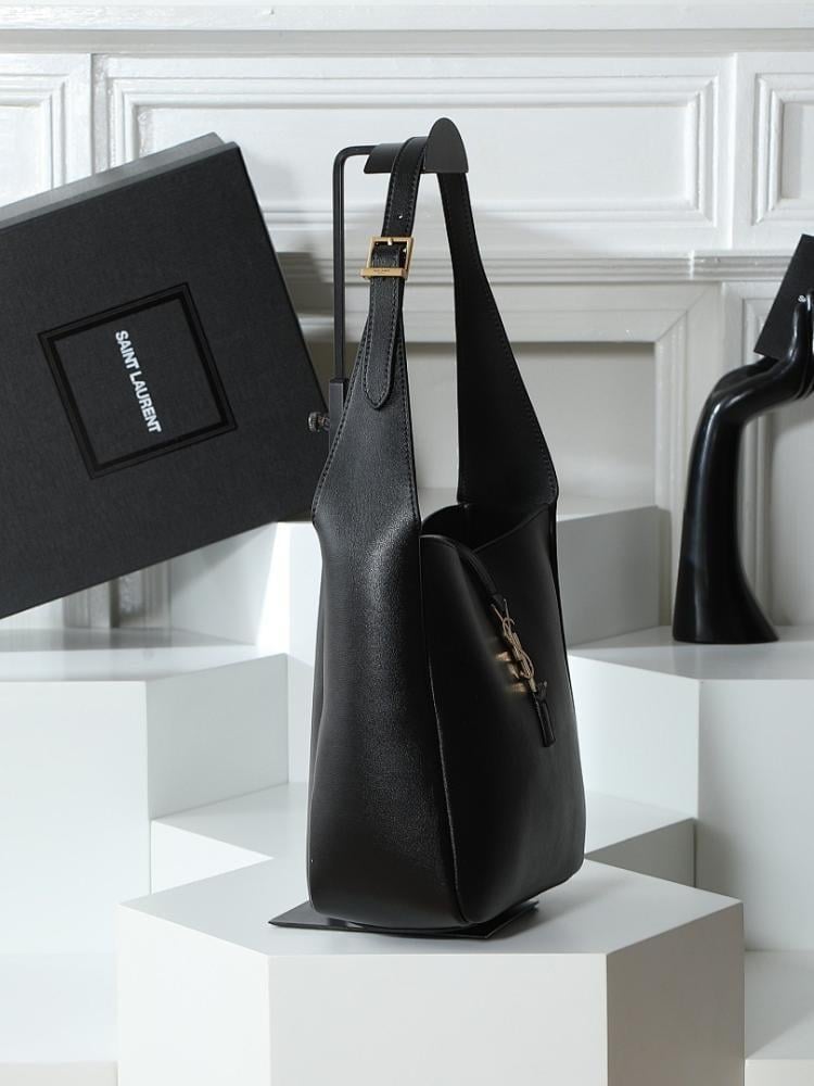 Elegant Refined Leather Bag