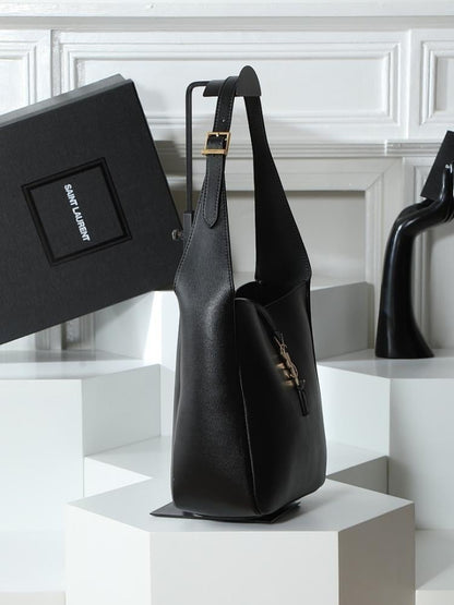 Elegant Refined Leather Bag
