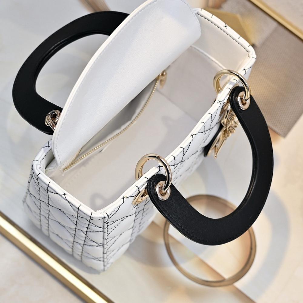 Classic Elegant White Lambskin Shoulder Bag