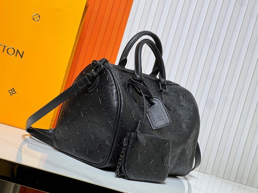 Elegant Refined Shoulder Bag