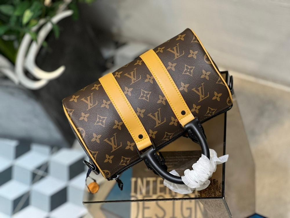 Stylish Leather Travel Bag – Limited Edition