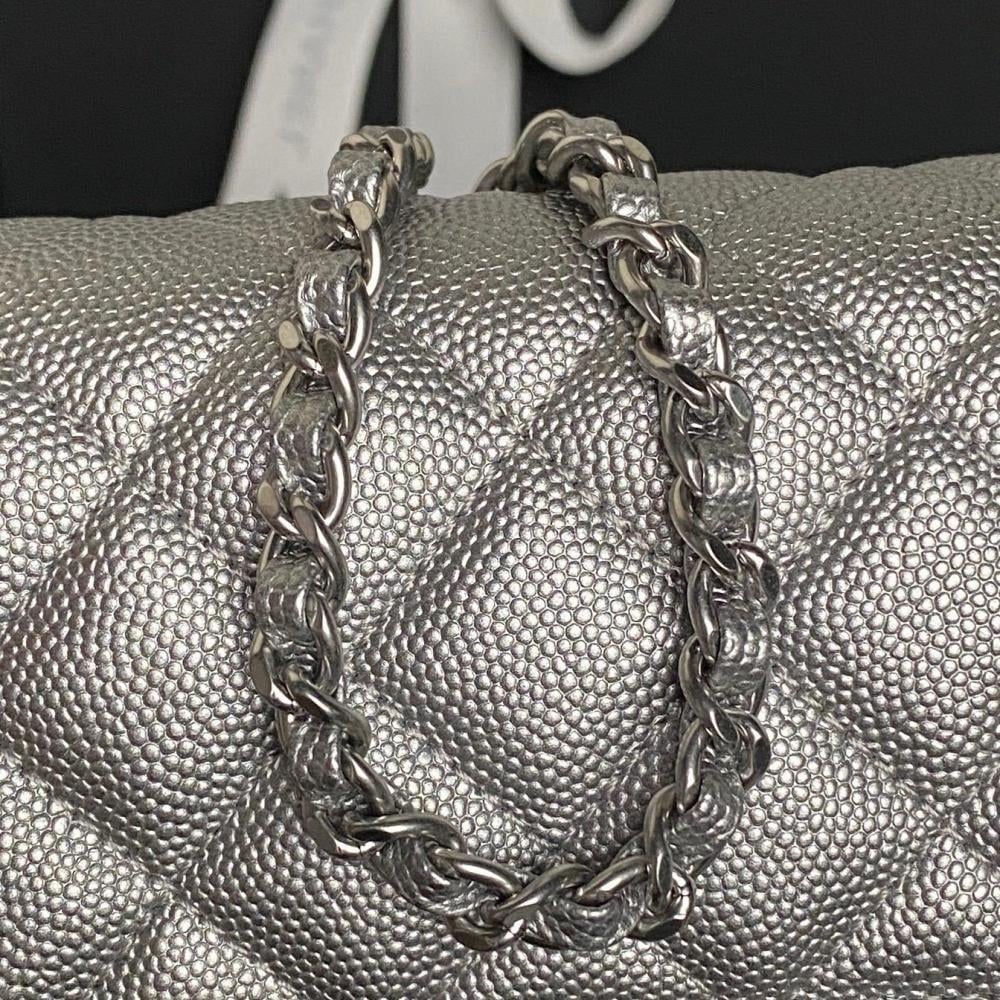 Classic Shoulder Bag