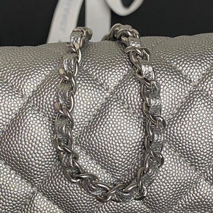 Classic Shoulder Bag