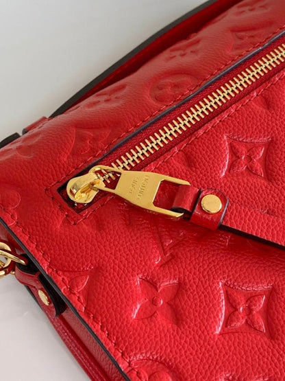 Modern Elegant Leather Bag