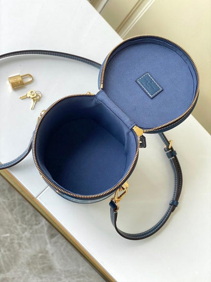 Elegant Leather Shoulder Bag – Limited Edition
