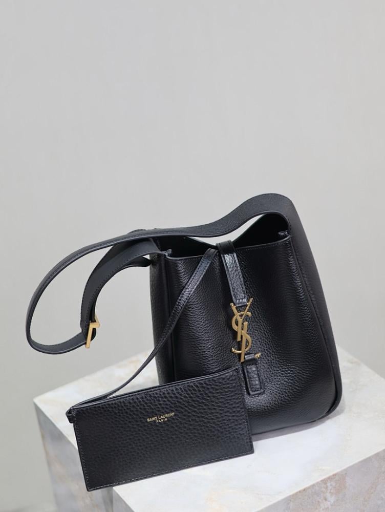 Alma Leather Shoulder Bag