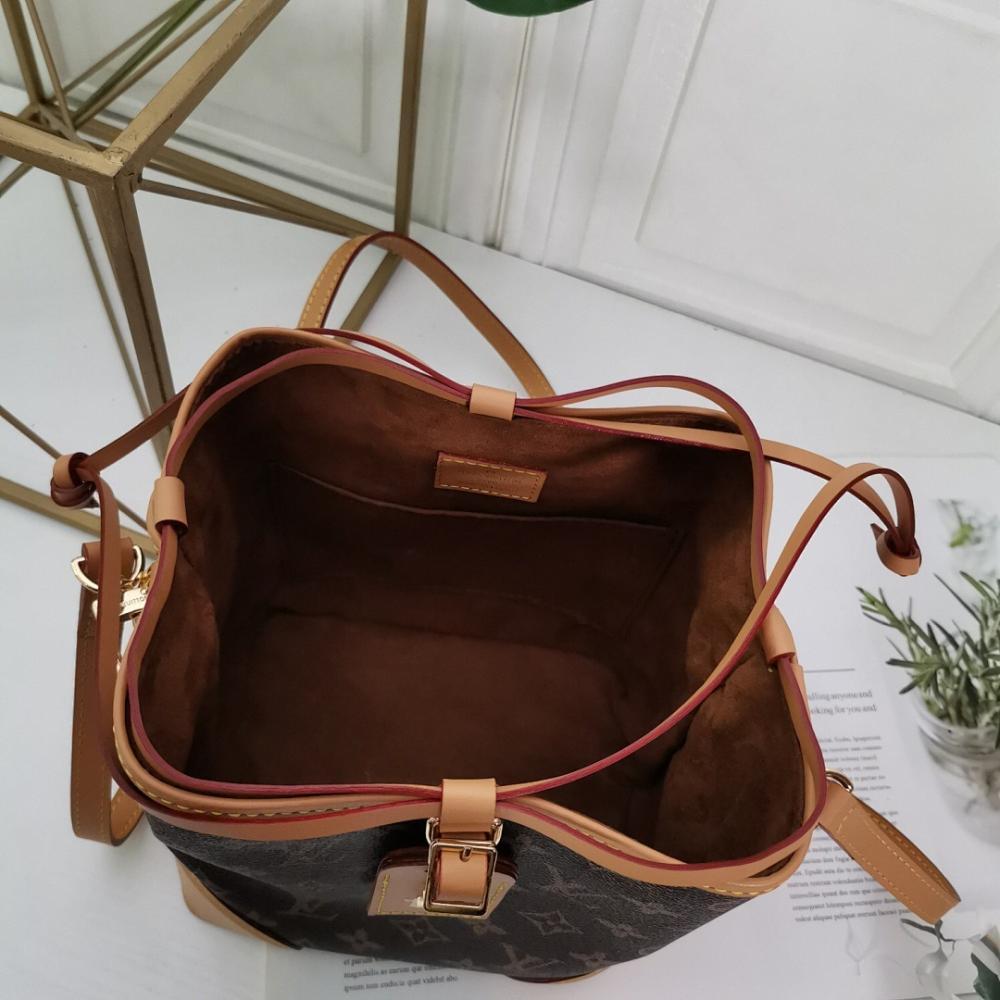 Modern Elegant Bucket Bag – Special Edition