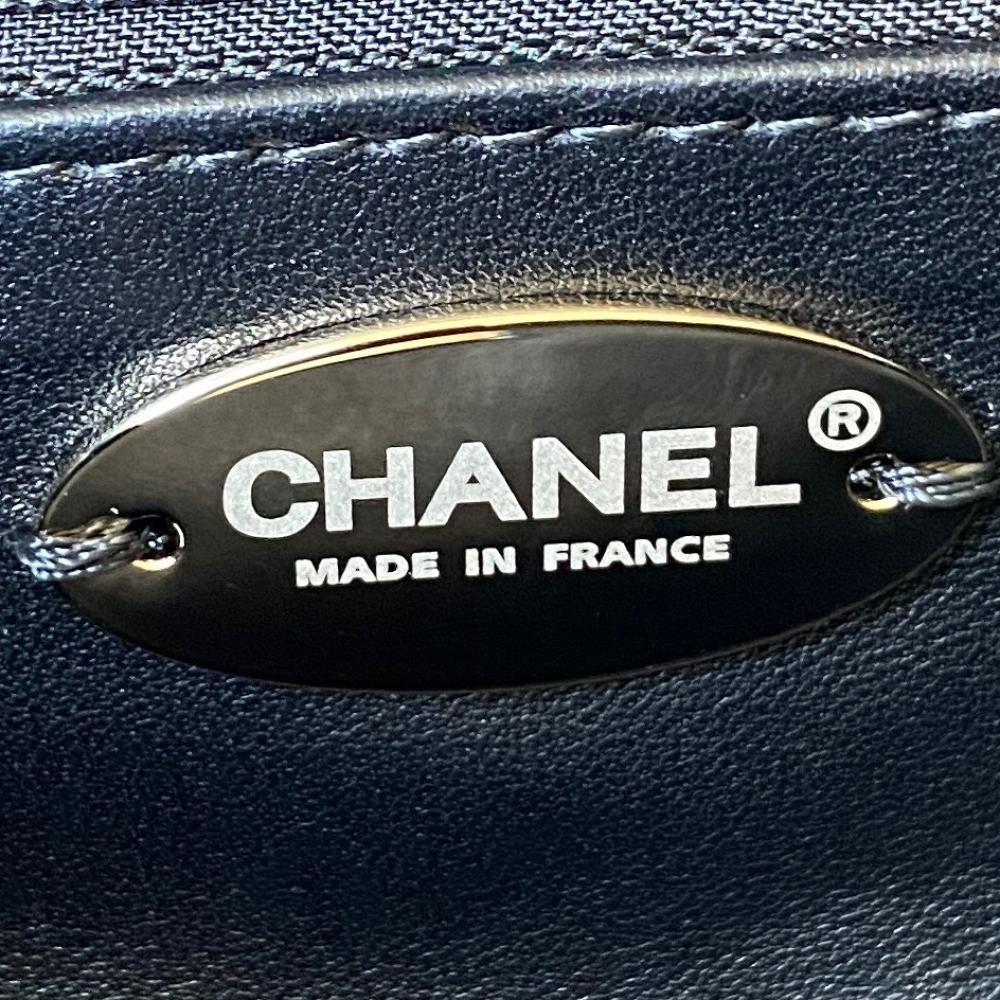 Classic Leather Shoulder Bag