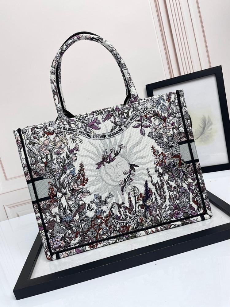 Modern Luxury Embroidered Shoulder Bag