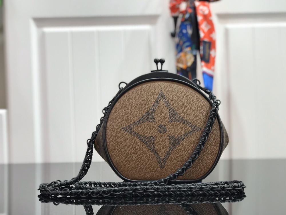 Elegant Shoulder Bag