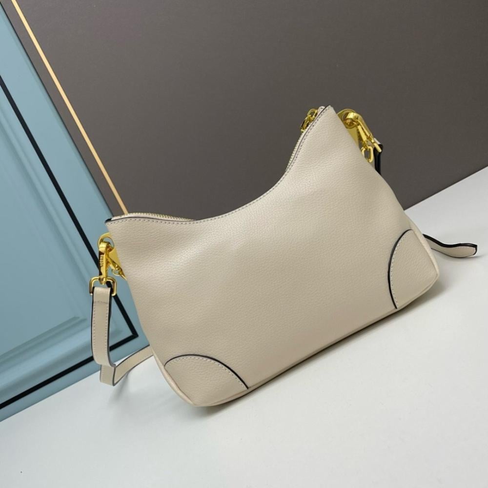 Elegant Refined Shoulder Bag