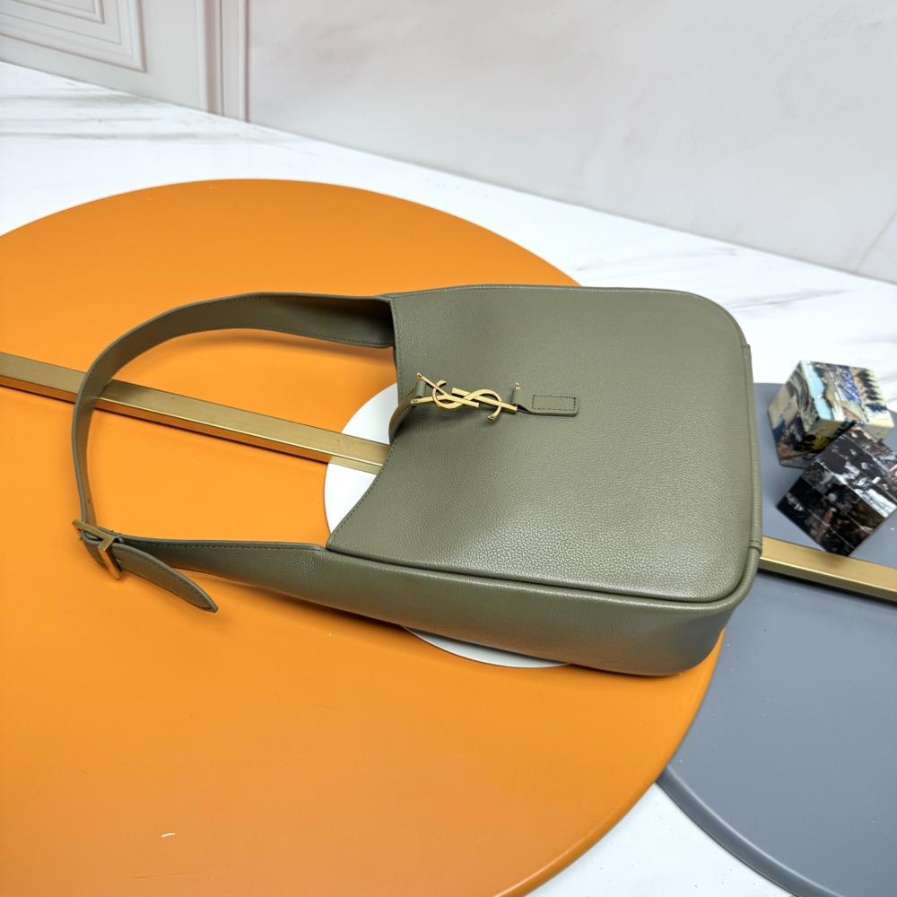 Classic Shoulder Bag