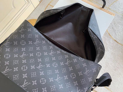 Elegant Refined Canvas Shoulder Bag