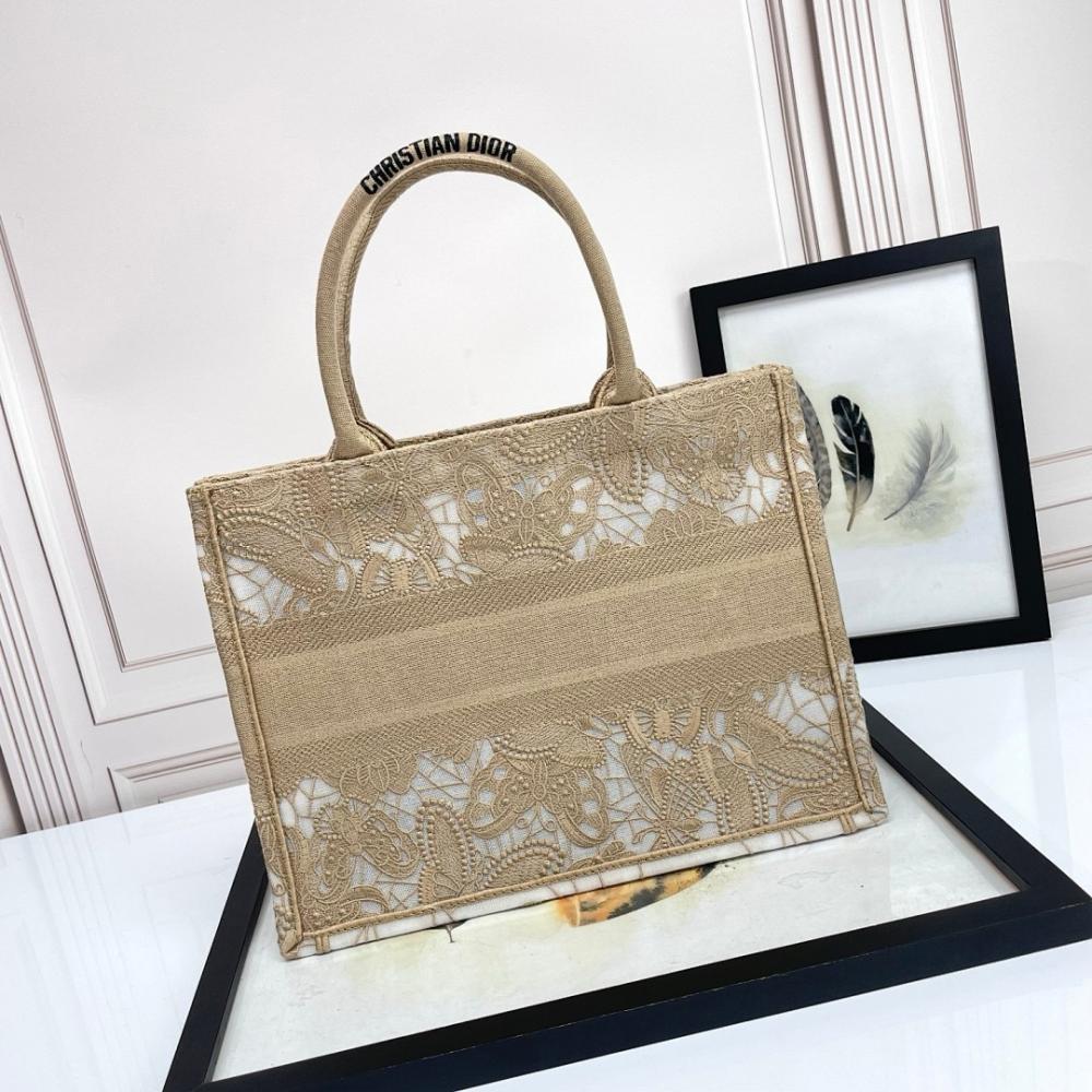 Stylish Embroidered Shoulder Bag – Limited Edition