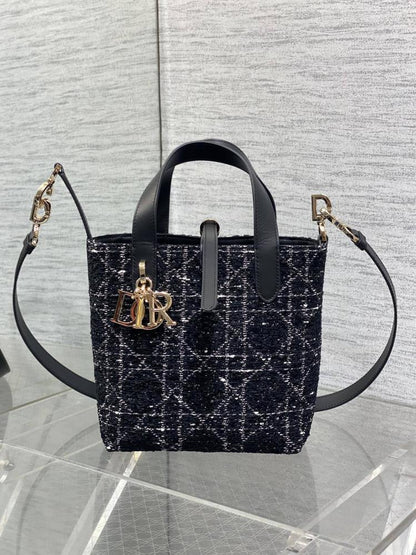 Classic Leather Shoulder Bag