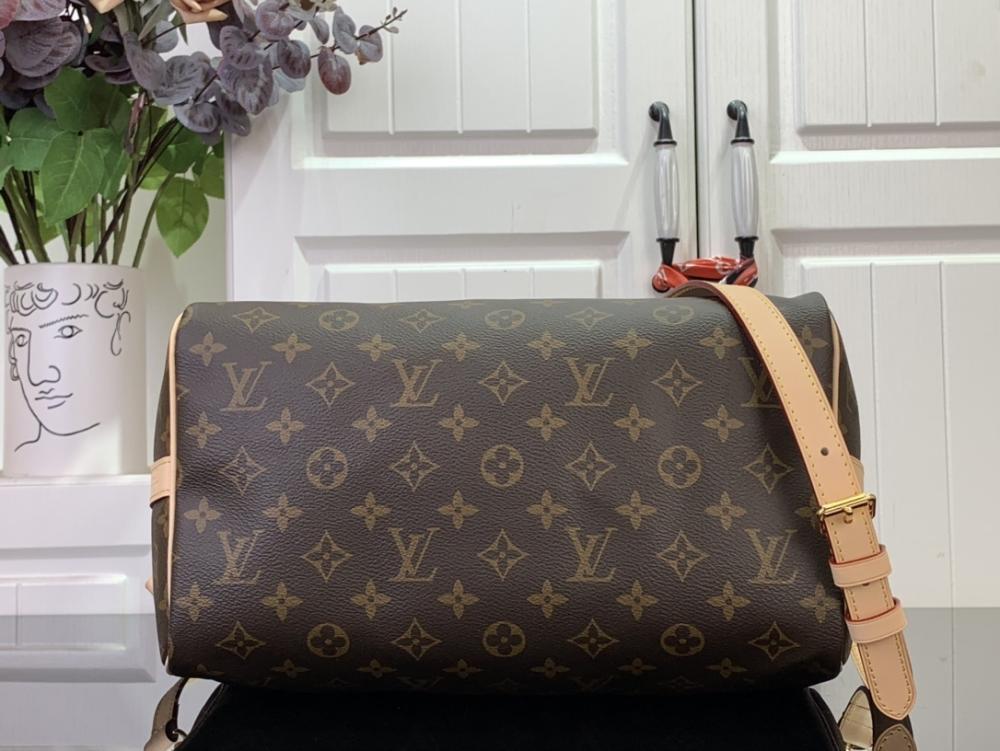 Classic Leather Shoulder Bag